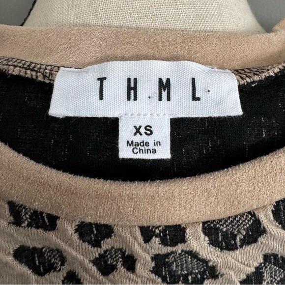 THML Leopard/Solid Suede Cuff Top, XS, EUC! - Picture 5 of 7